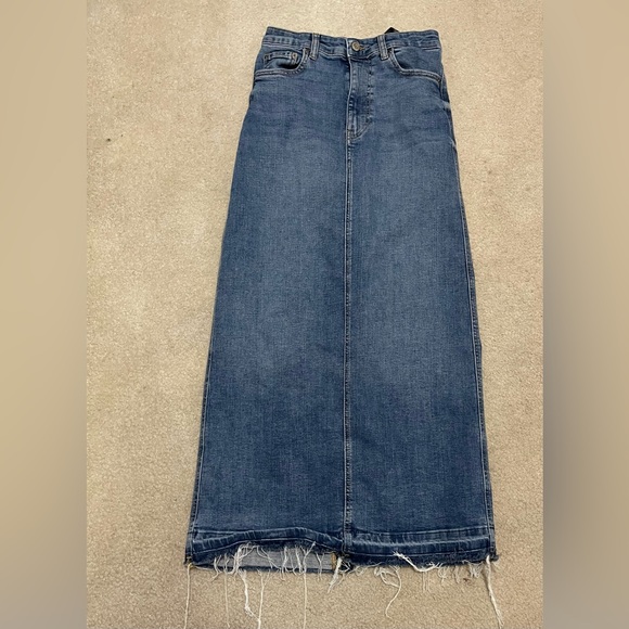 Zara Long Denim Jean Maxi Straight Skirt Fringed Hem Vented Back Sz XS - Picture 1 of 8